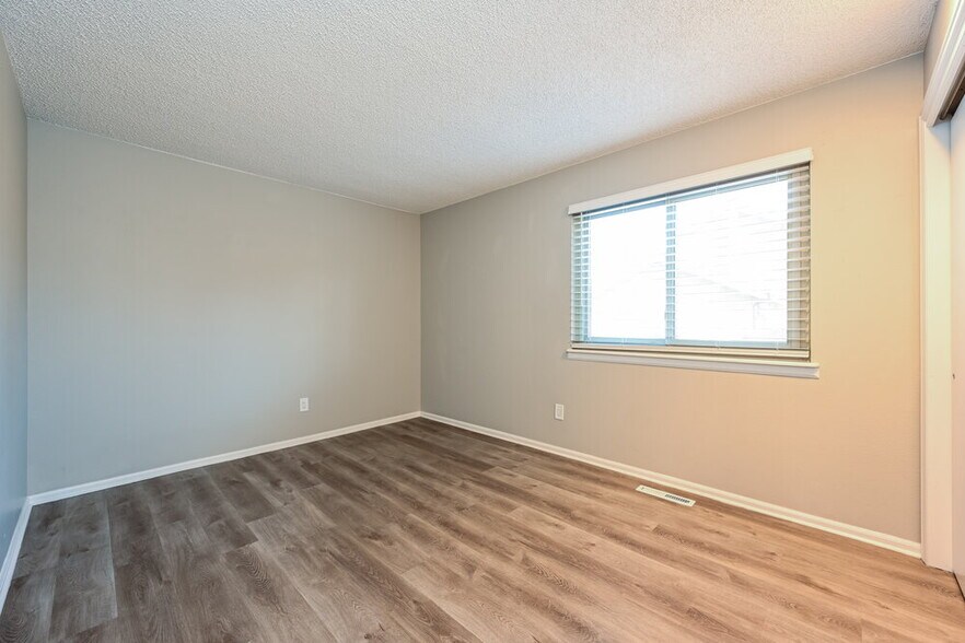 Building Photo - 65 S Eagle Cir