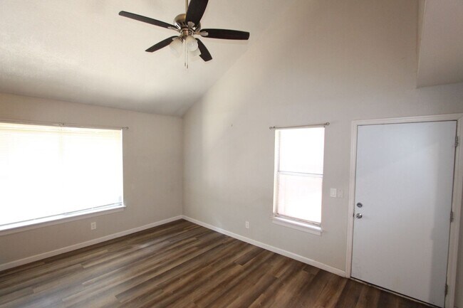 Building Photo - 1200 S Riordan Ranch St