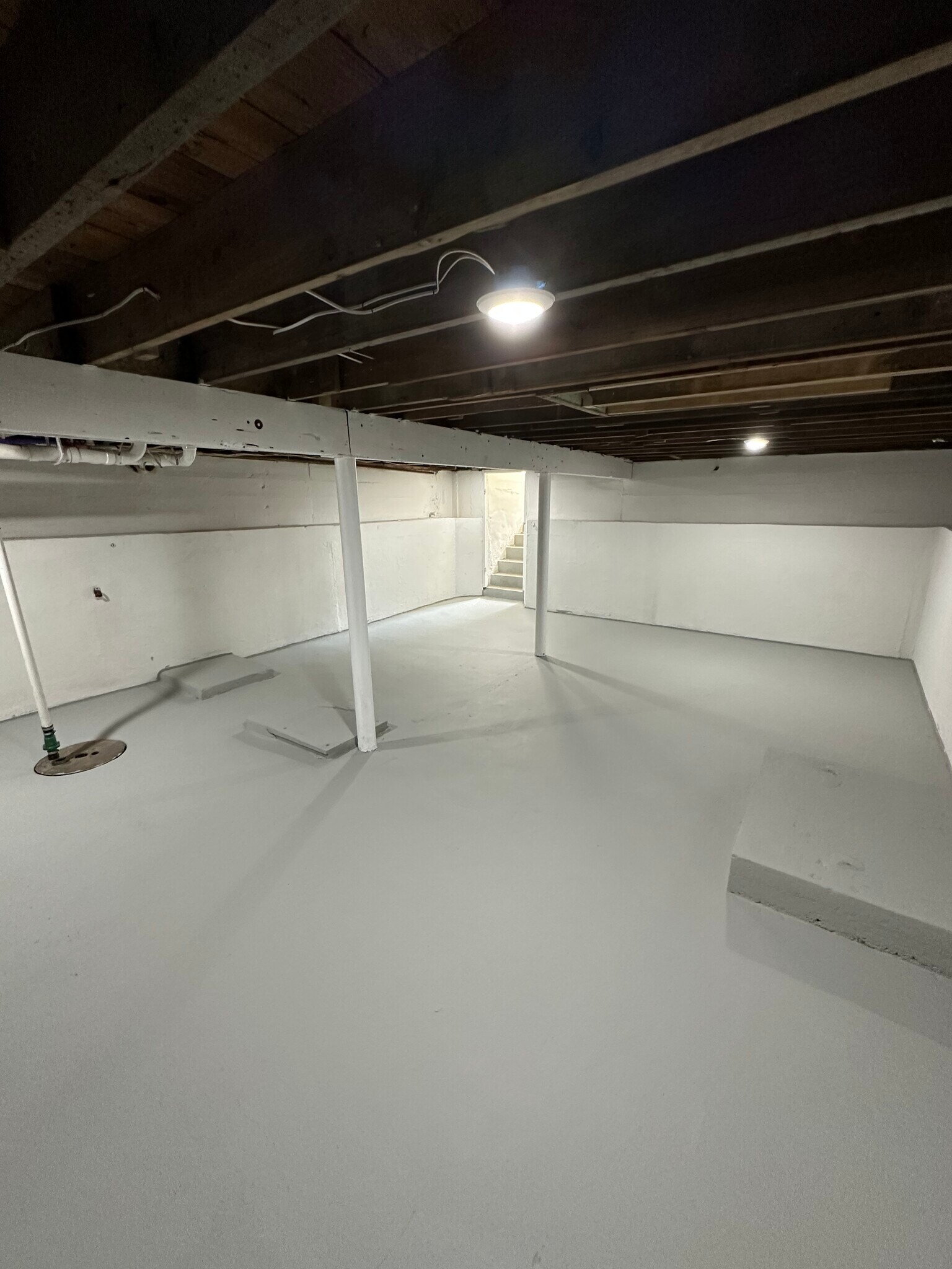 Building Photo - 2754 Hermitage Ave