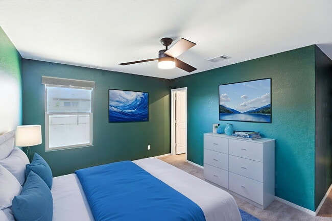 Building Photo - "Charming 3-Bed, 2-Bath Retreat in New Bra...