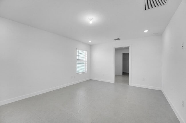 Building Photo - 6394 Windwood Wy