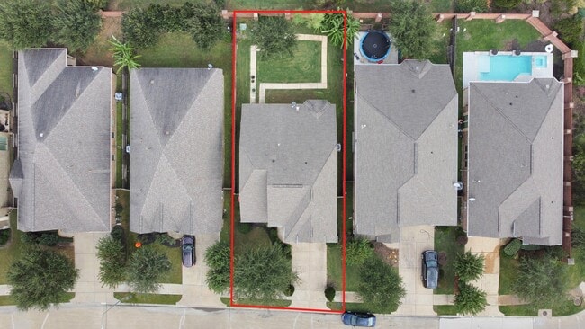 Building Photo - 17510 Woodfalls Ln