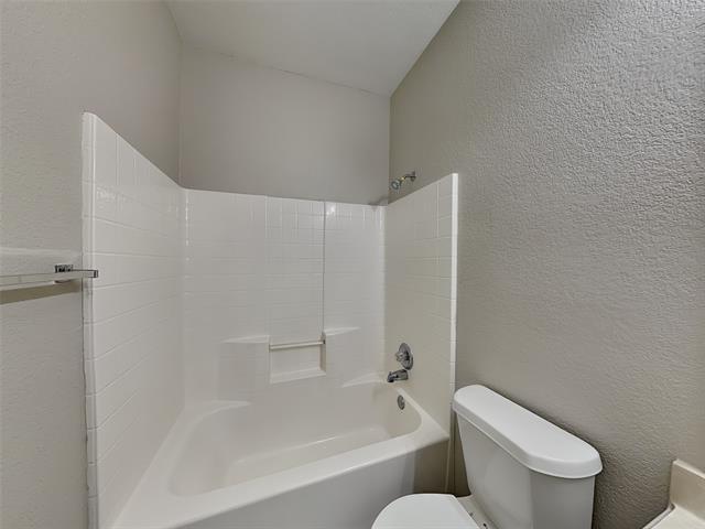 Building Photo - 10008 Blue Bell Dr