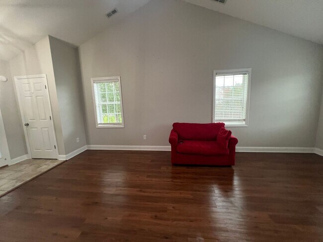 Building Photo - 314 Springcreek Ct