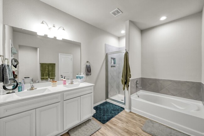 Building Photo - 2315 Strong Horse Dr