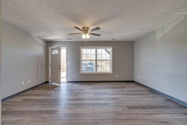 Building Photo - 407 Sims Ave