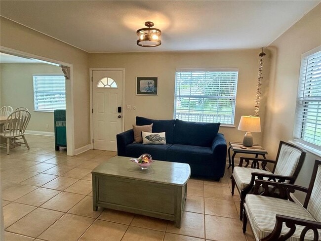 Building Photo - 5618 20th Ave S