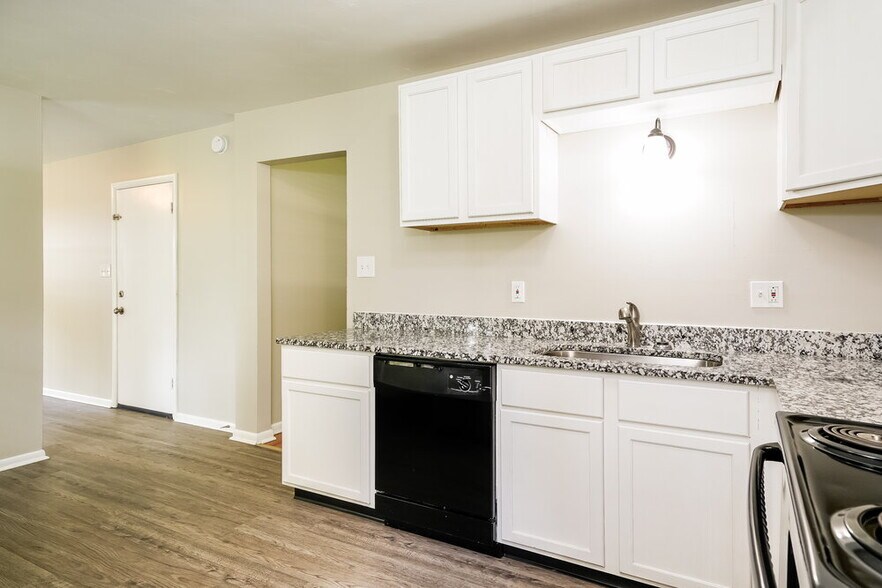 Building Photo - 507 Green Valley Dr