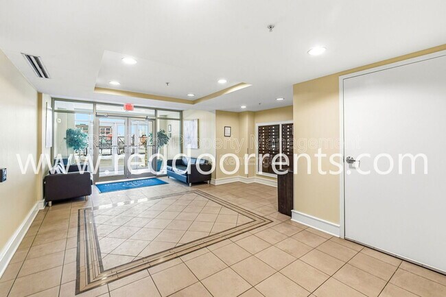 Building Photo - 802 N Meridian St