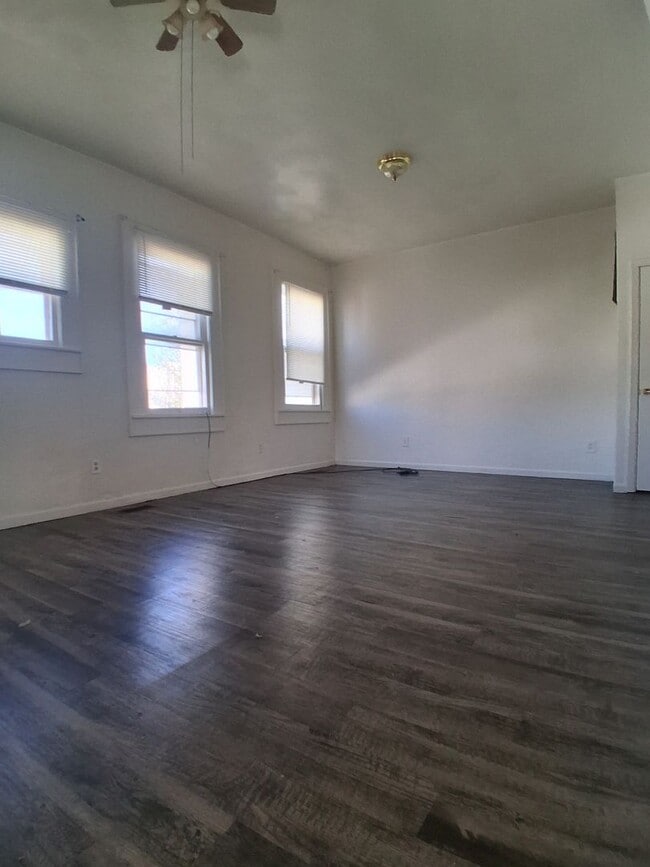 Building Photo - 431 County St