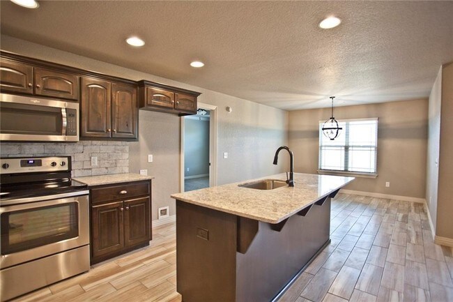 Building Photo - 728 NW 64th Ave