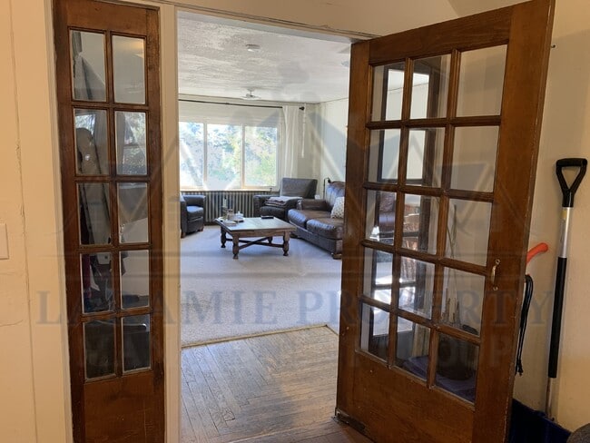 Building Photo - 1 Bedroom 1 Bathroom Apartment