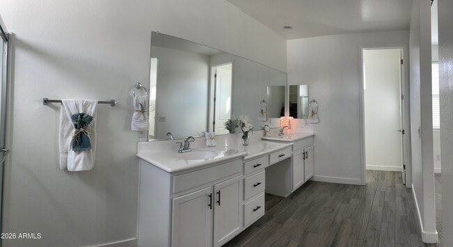 Building Photo - 5549 S Dillon