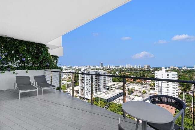 Building Photo - 1300 Monad Ter