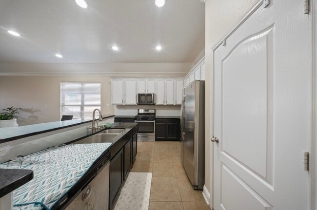 Building Photo - 6130 Flagg Ranch Dr