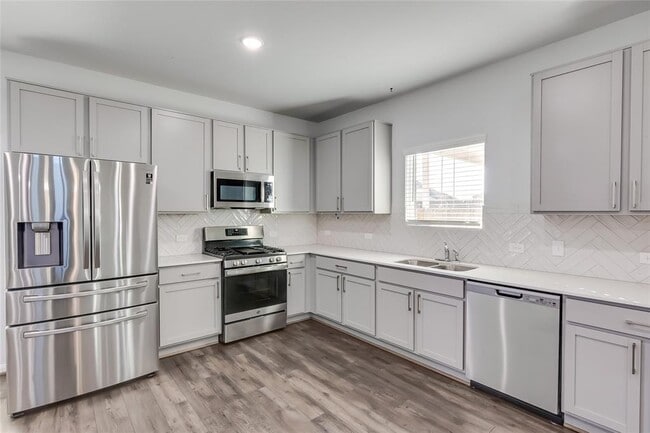 Building Photo - 6601 Avila Way