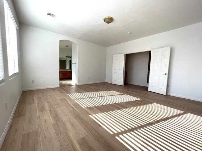 Building Photo - 323 Sea Rim Ave