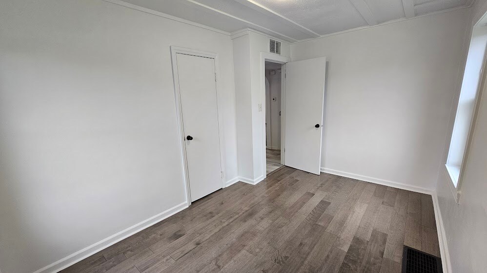 Bedroom 2 - 5474 Terrace Ave