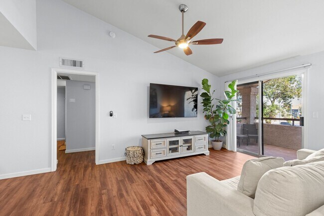 Primary Photo - Charming 1BR Condo in Phoenix