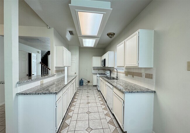Building Photo - 16315 Cobble Springs Ct