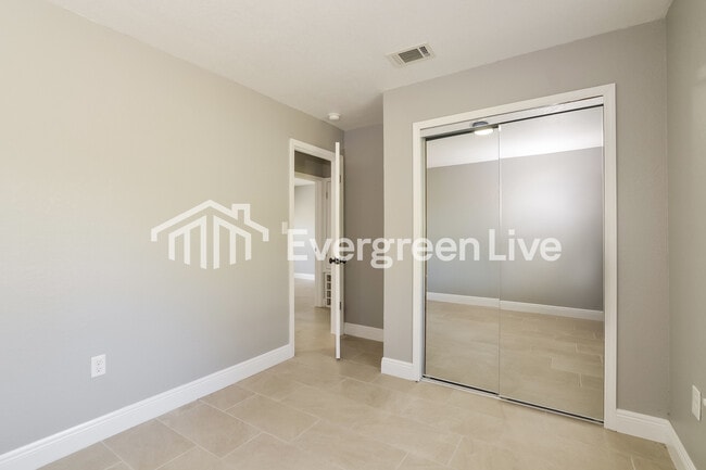 Building Photo - 1810 Redding Pl