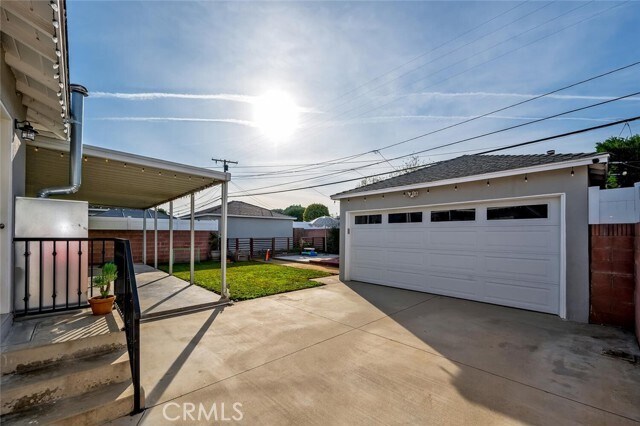 Building Photo - 5049 Adenmoor Ave