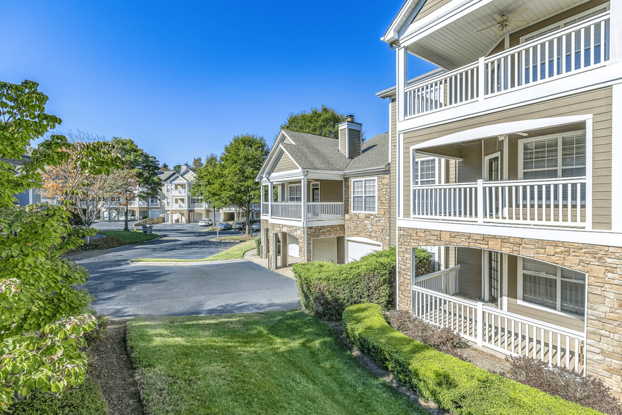 Building Photo - Elan at Mallard Creek Apartment Homes