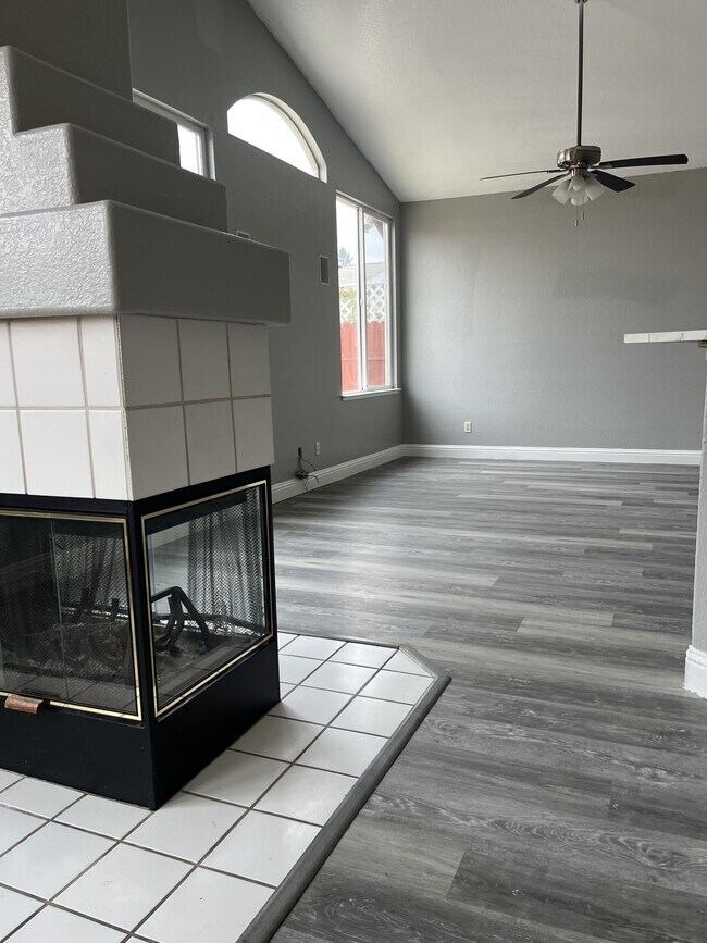 Building Photo - 2021 Nand Dr