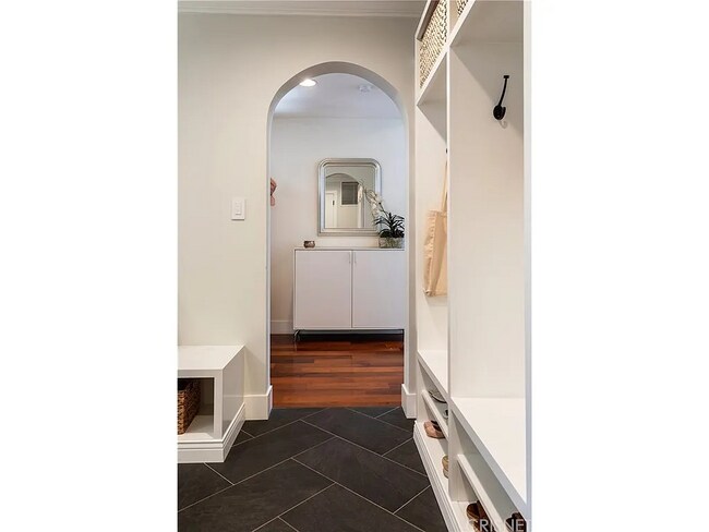 Building Photo - 12807 Milbank St