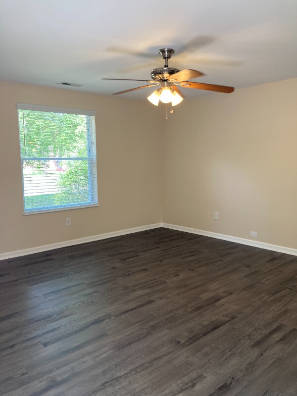 Building Photo - 309 Blade St