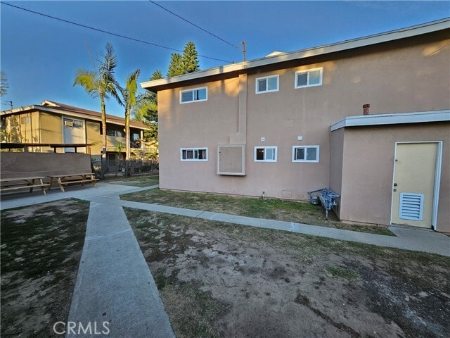 Building Photo - 1381 Burwood St