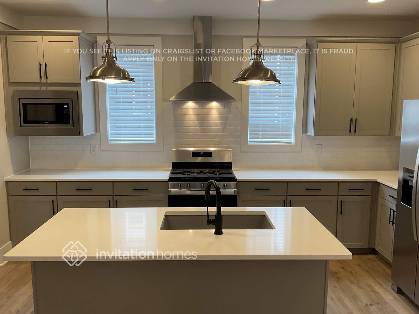 Building Photo - 647 Vernon Ave