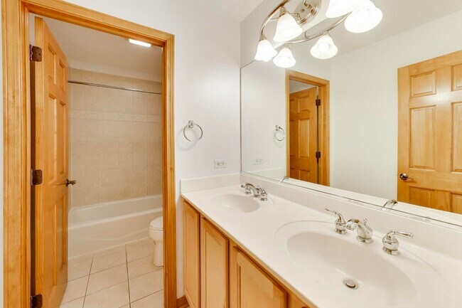 Building Photo - 2951 Old Glory Dr