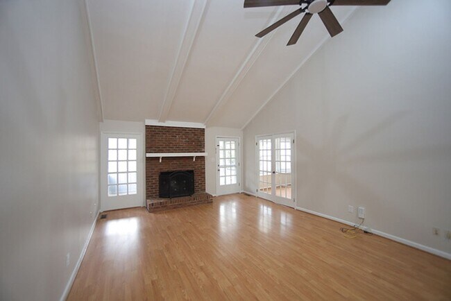 Building Photo - Renovated One Level Home in Fantastic North Raleigh Location!