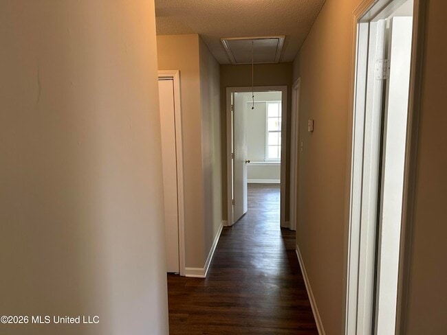 Building Photo - 7397 Meadowbrook Dr