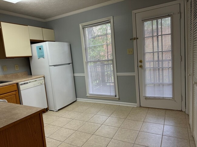 Building Photo - Great Location!!! Five Points, Tanyard Condominium's