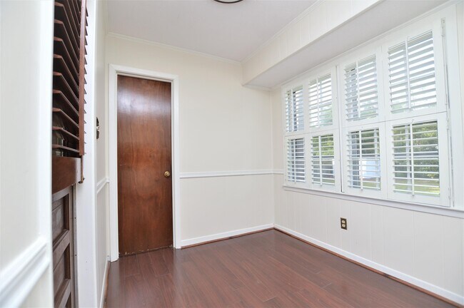 Building Photo - 712 Habersham Rd