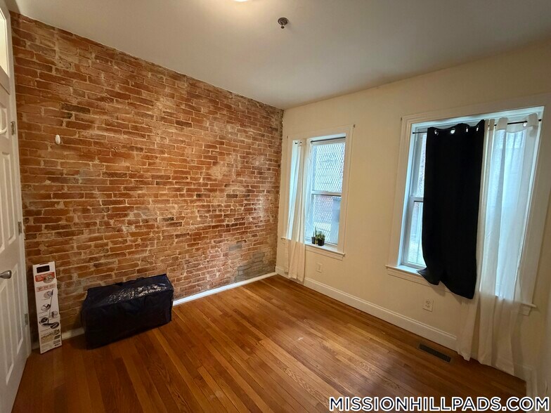 Building Photo - 830 Huntington Ave