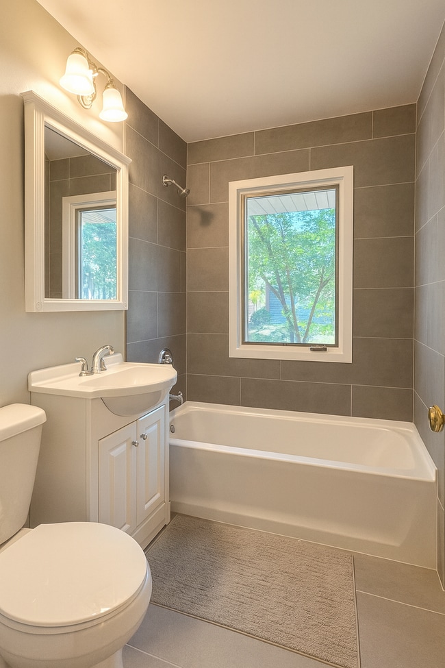 Building Photo - COME CHECK-OUT ALL THE UPDATES!  Great crystal home with huge fenced in backyard! Awesome home fo...