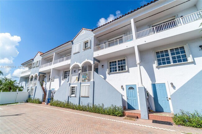 Building Photo - 349 Virginia St