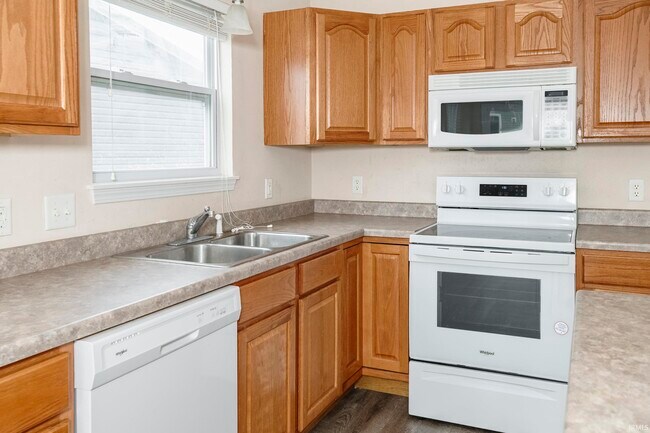 Building Photo - 5713 W Monarch Ct