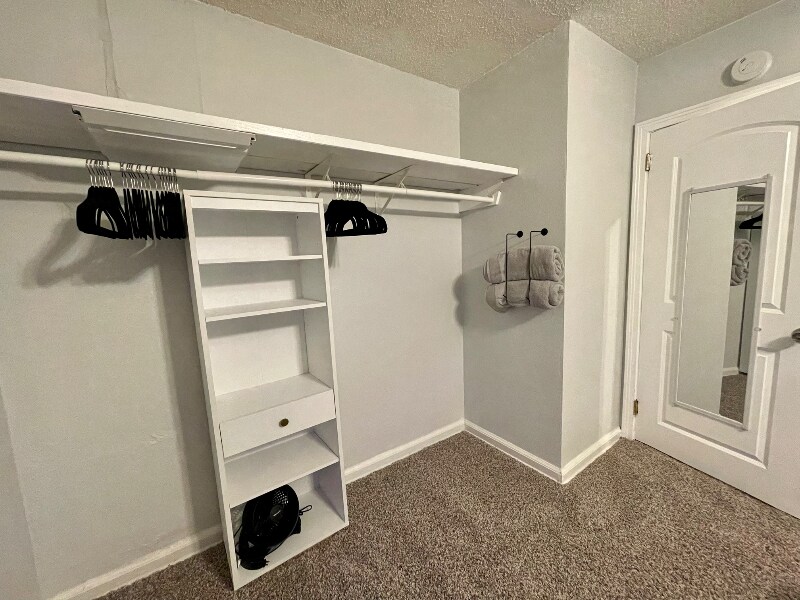 Building Photo - 193 E Highland Dr