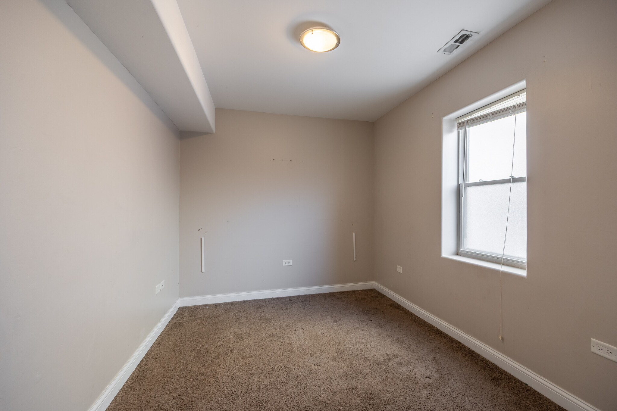 Building Photo - 3444 W Schubert Ave