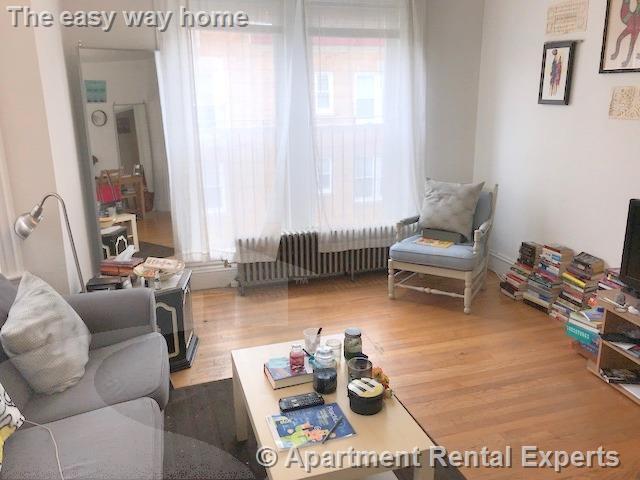 Building Photo - 172 Maple St