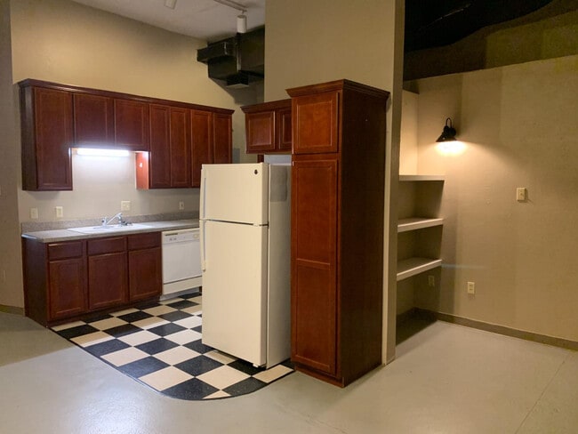 Building Photo - 1414 Texas Ave