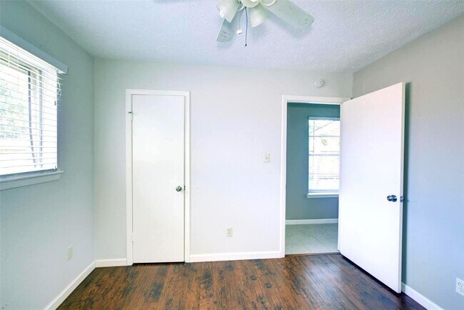 Building Photo - 5311 Linda Ln