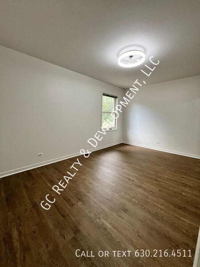 Building Photo - 1210 S Capri Terrace