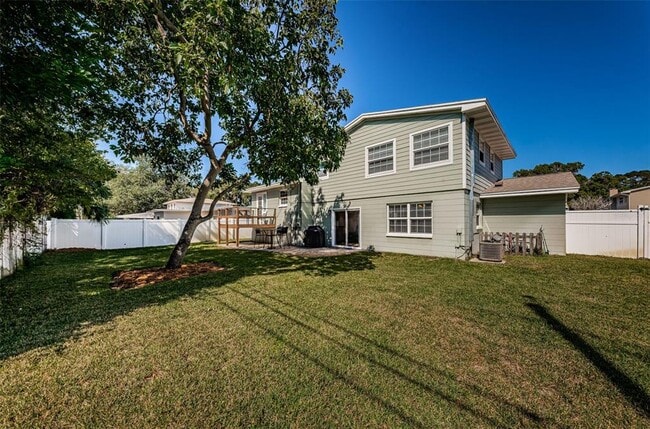 Building Photo - 13556 Bellewood Ave