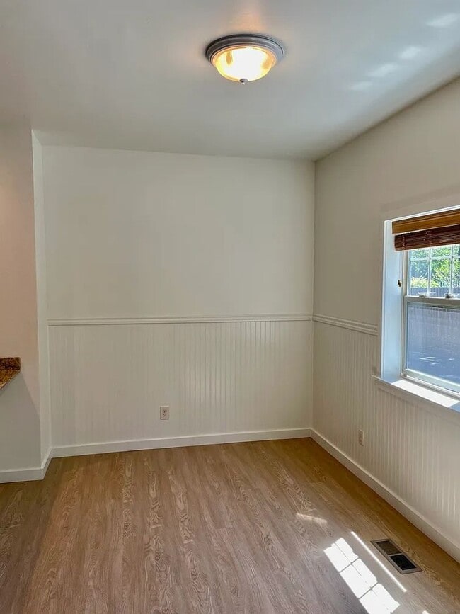 Building Photo - Three bedroom Duplex | Available Early June