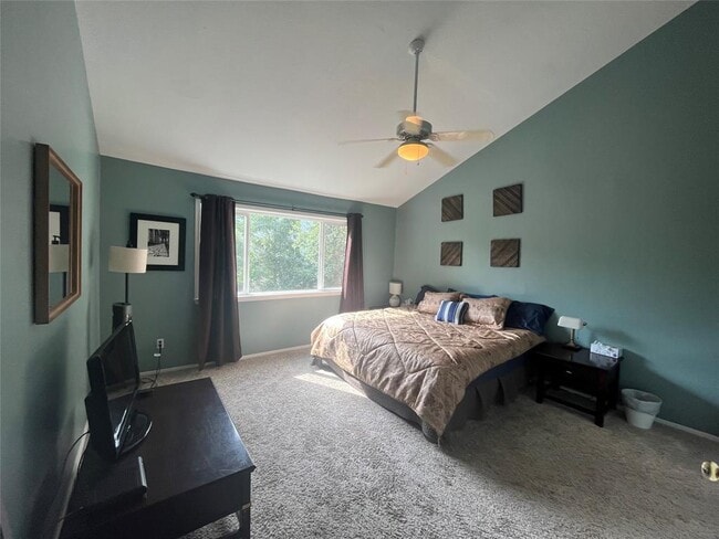 Building Photo - 1818 S Lakeshore Blvd